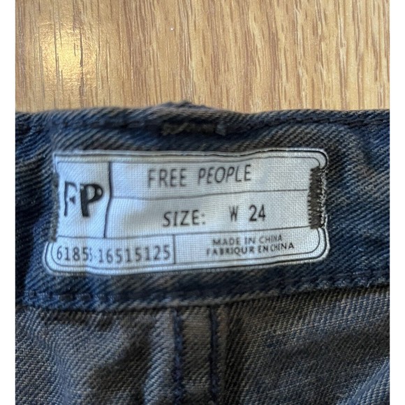 NWT Free People Dark Wash Runaway Slouch Button Fly Cut Off Denim Shorts… - Picture 6 of 12